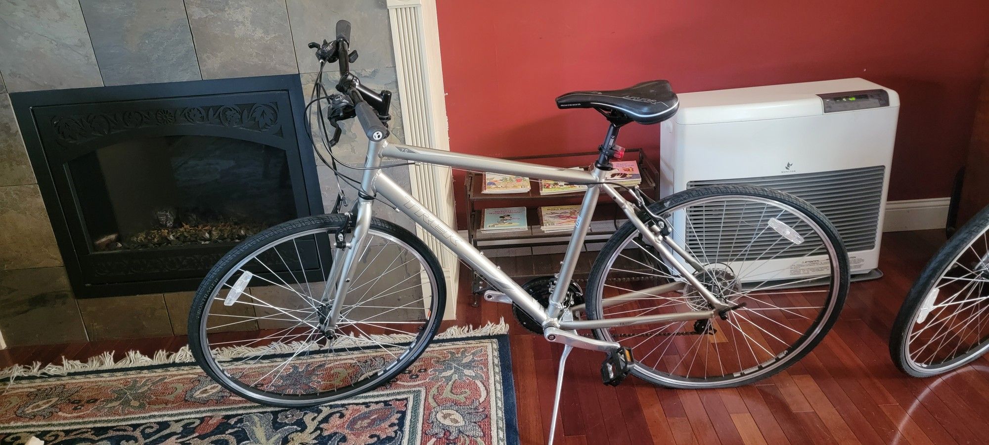 2 X His And Hers Trek 7.0 Fx Ssr Bikes Gray