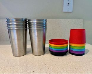 10 Stainless Steal Cups w/ Silicone Lids & Grippers