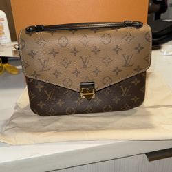 Louis Vuitton Pochette Métis
