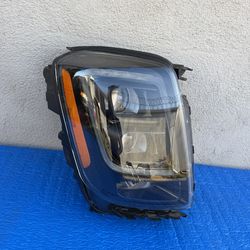 OEM 20-22 Kia Telluride Right Side Headlight OEM