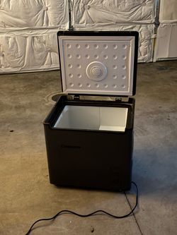 3.0 Cu. Ft. Chest Freezer – Excellent Condition