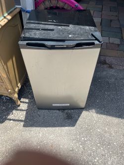Frigidaire mini fridge with freezer $50 obo cash only