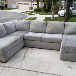 Broyhill Gray Sectional Couch 