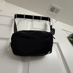 Lululemon Everywhere Belt Bag 1L