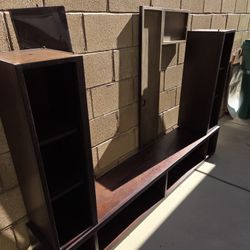 HUTCH FROM ENTERTAINMENT CENTER 