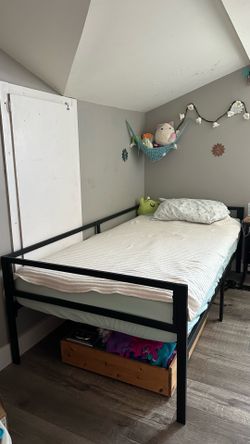 Twin Daybed Frame only