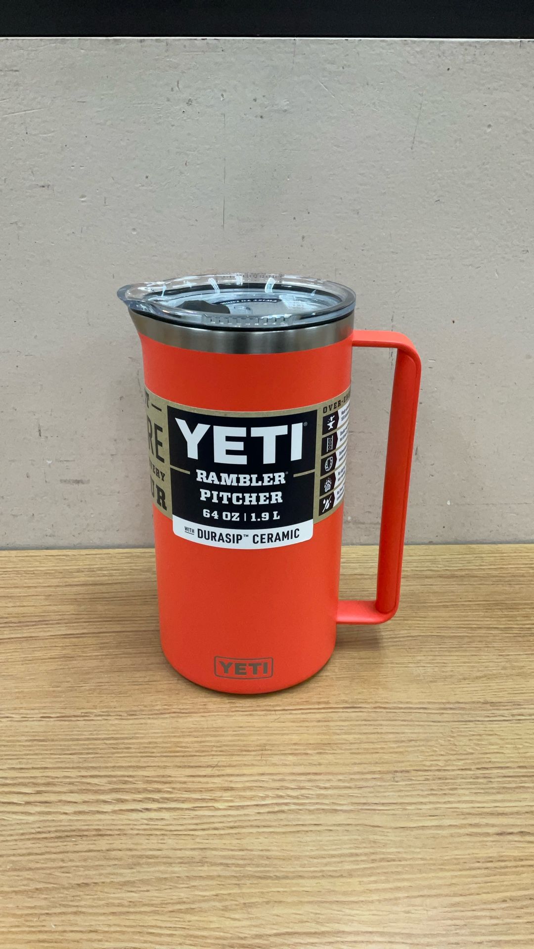YETI RAMBLER PITCHER 64 OZ 1.9 L