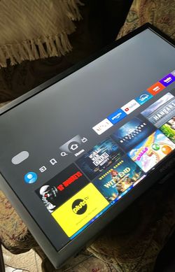 Like New - Black 24” Insignia LED TV