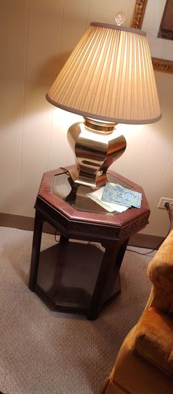 Accent Table/Lamp