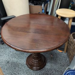 Dining Table.  31 Inch Diameter.  