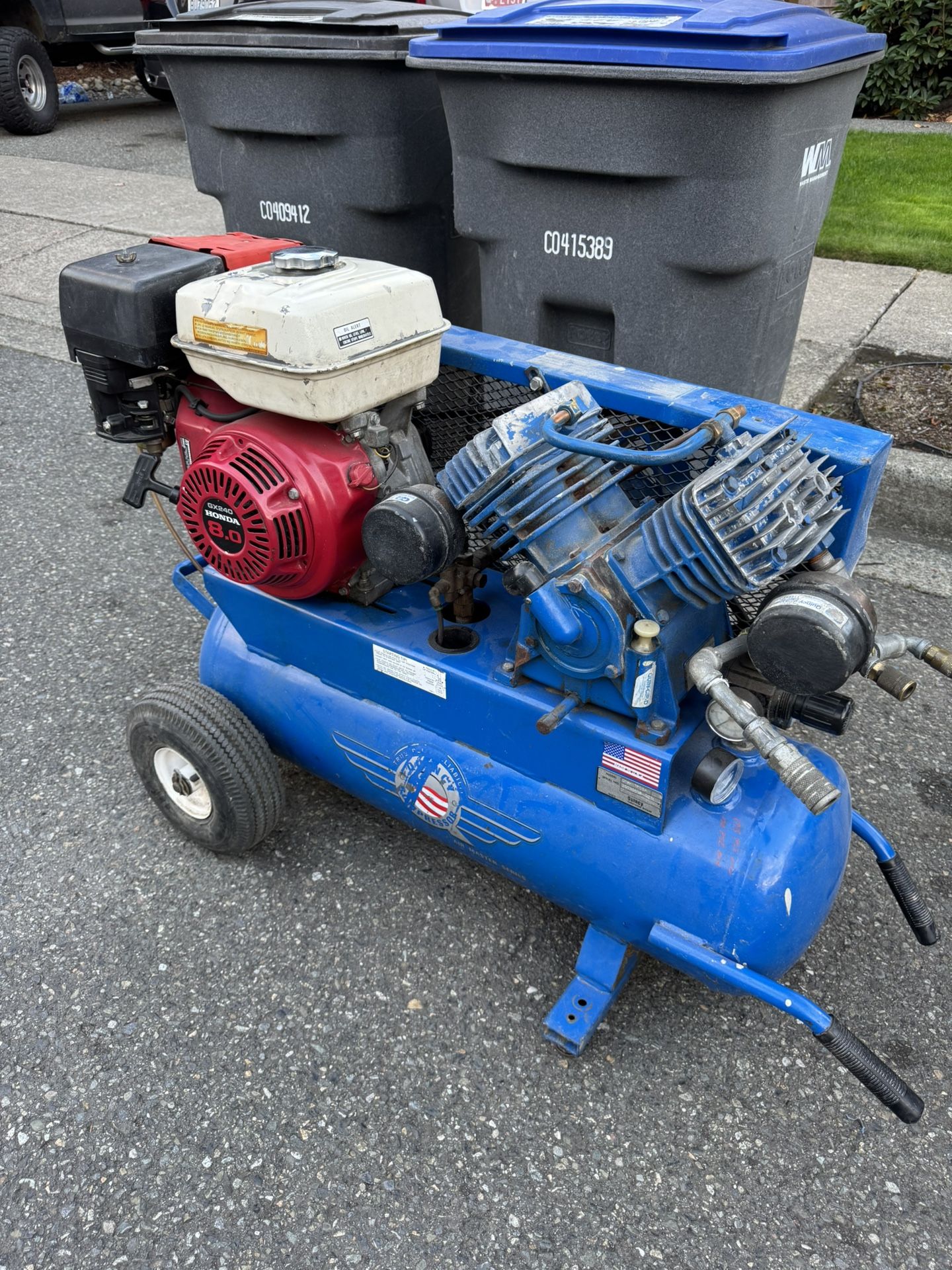 Quincy Gas Air Compressor 8 HP 17 Gal. Honda GX240 Powered