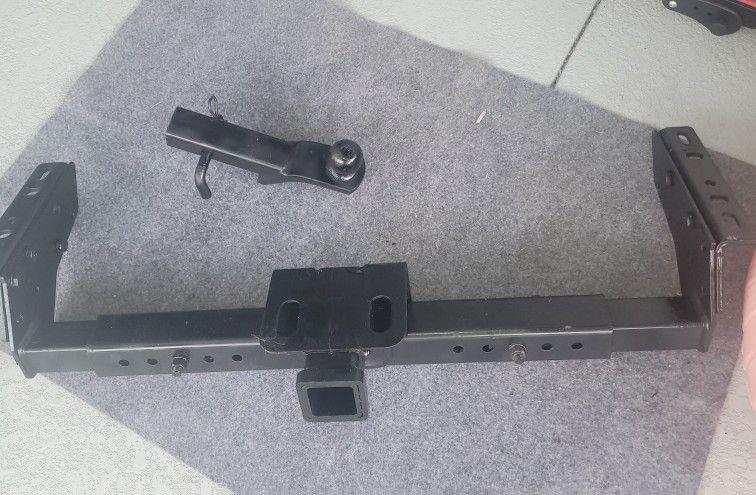 Trailer Hitch With Ball Mount
