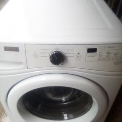 Whirlpool Ex Large Capacity Front Load  Washer With Warranty 