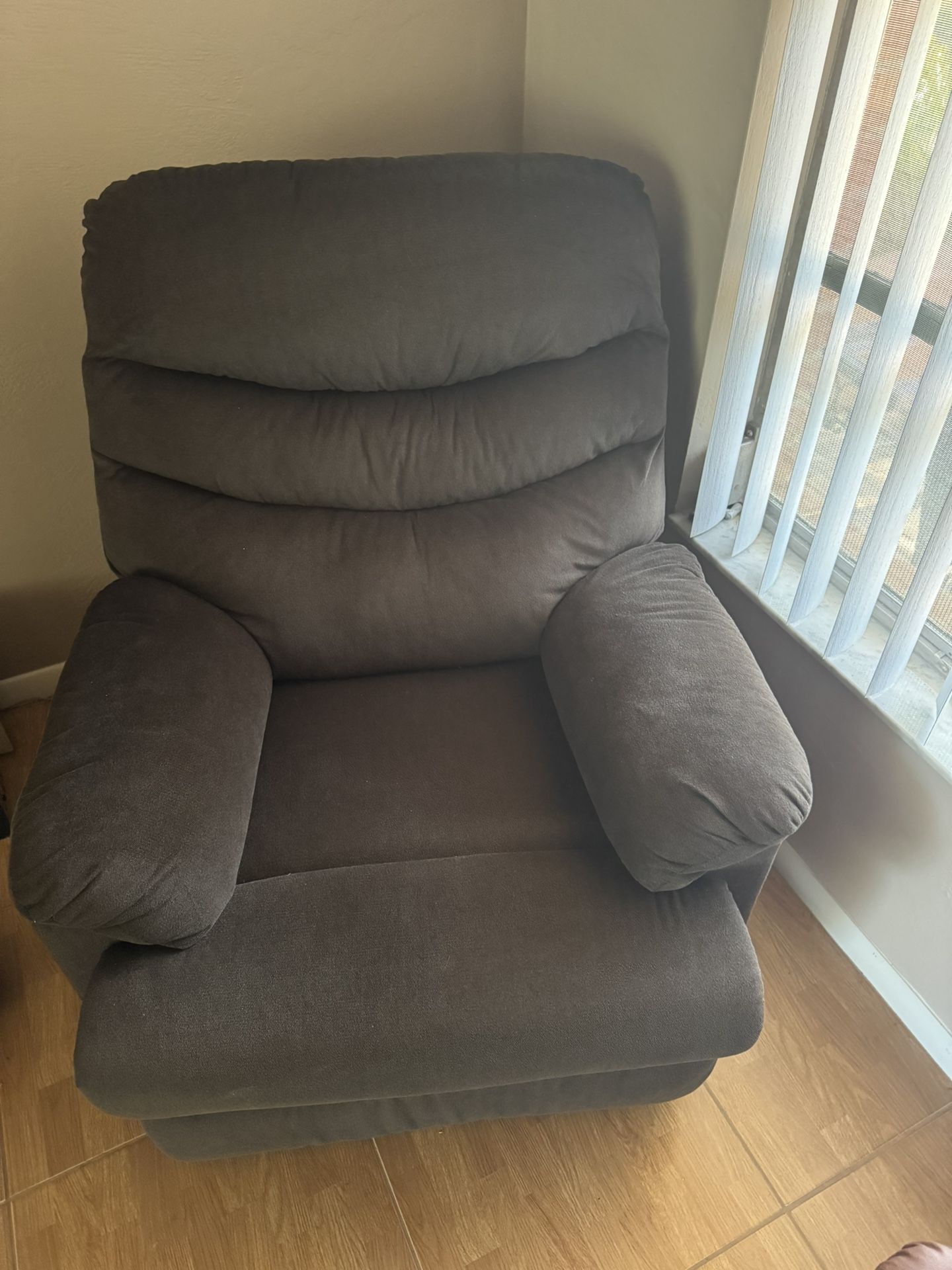 Recliner Chair In Great Condition