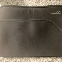 LAPTOP SLEEVE (15”X11”/BLACK)