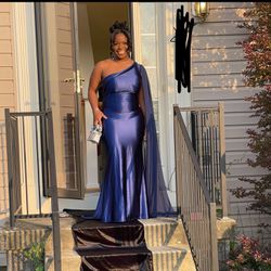 Prom Dress, Navy Blue , Size 14 (price Negotiable)