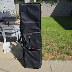 Hardware case with wheels