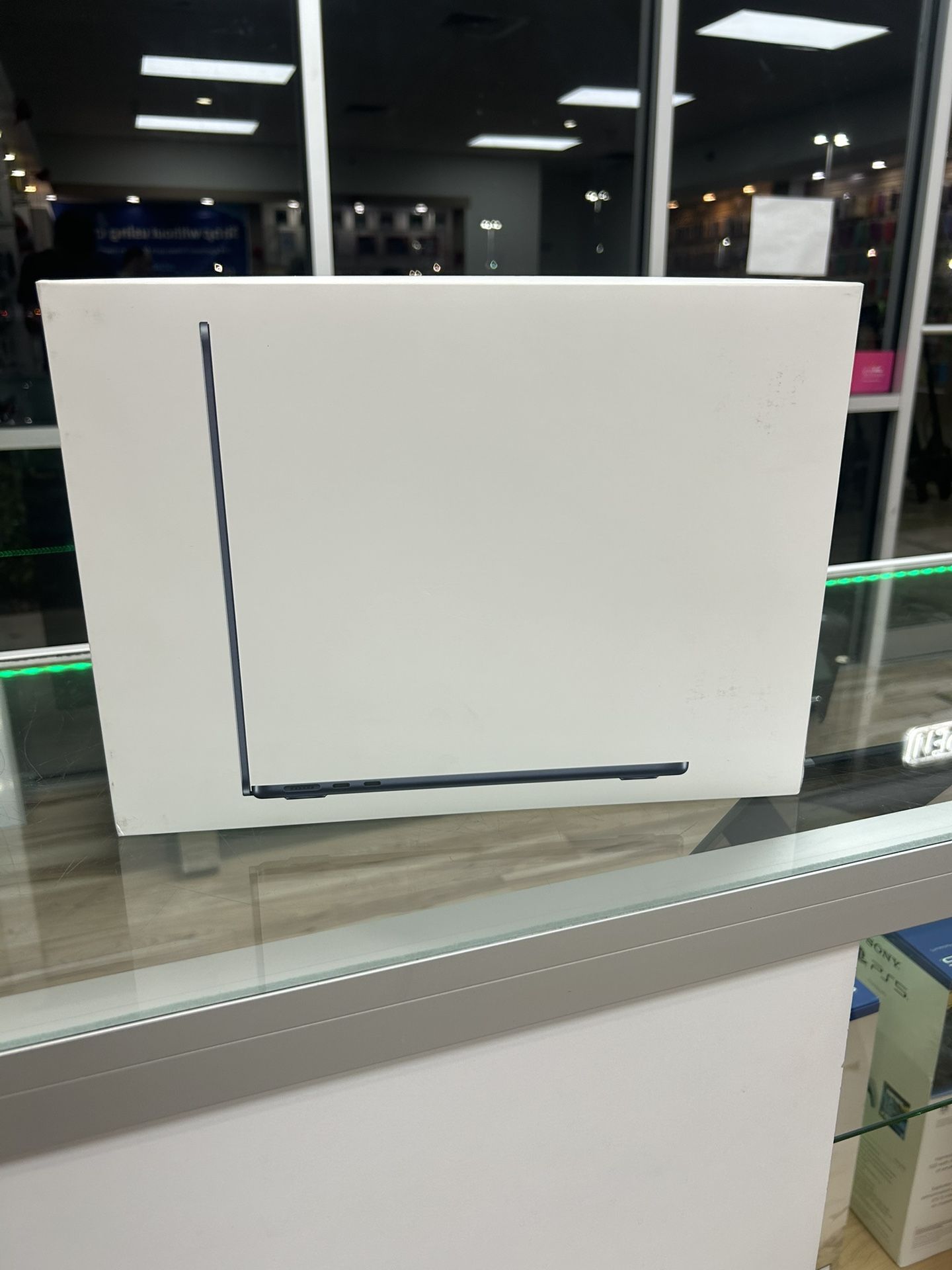 MacBook Air Mid Night 16ram 256gb