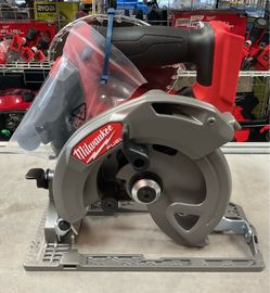 Milwaukee M18 Fuel 6-1/2” Circular Saw