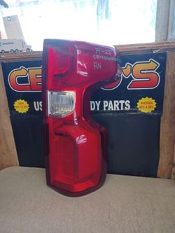 19 25 Chevy Silverado 1500 RH Tail Light OEM.