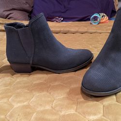 Kensie dk grey Ankle Booties