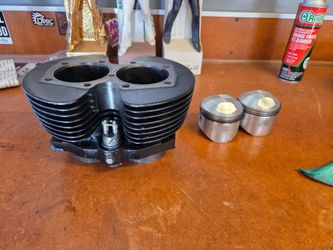 1960s Triumph 650 Bonneville Tiger T120 TR6 9-Stud Cylinder Barrel with pistons and tappets