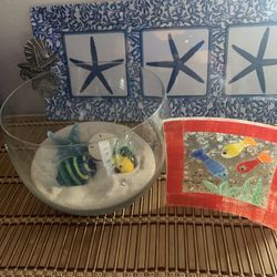 Assorted beach decor