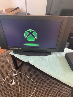 Xbox One w/Controller and 32in TV $100