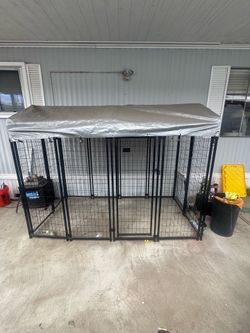Outdoor Dog Kennel with Roof