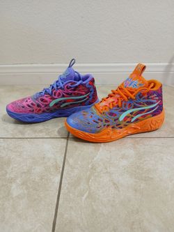 Like new  Women's Puma Shoes size 9