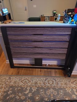 Headboard (Queen/full)