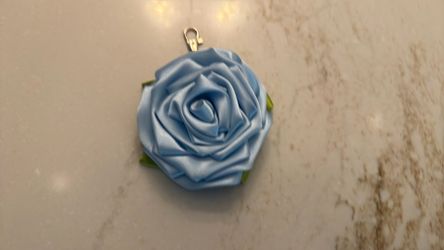 Light blue ribbon rose keychain