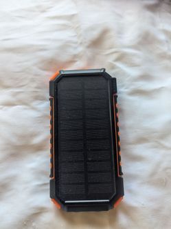 Solar powerBank  battery pack USB c sun rechargeable 27000 mAh, 99wH, camping hiking rei backpacking Anker Samsung  goal zero flashlight portable char