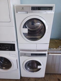 Electrolux 24inch washer dryer stackable set