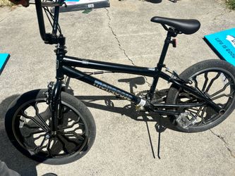 kids MONGOOSE bike!