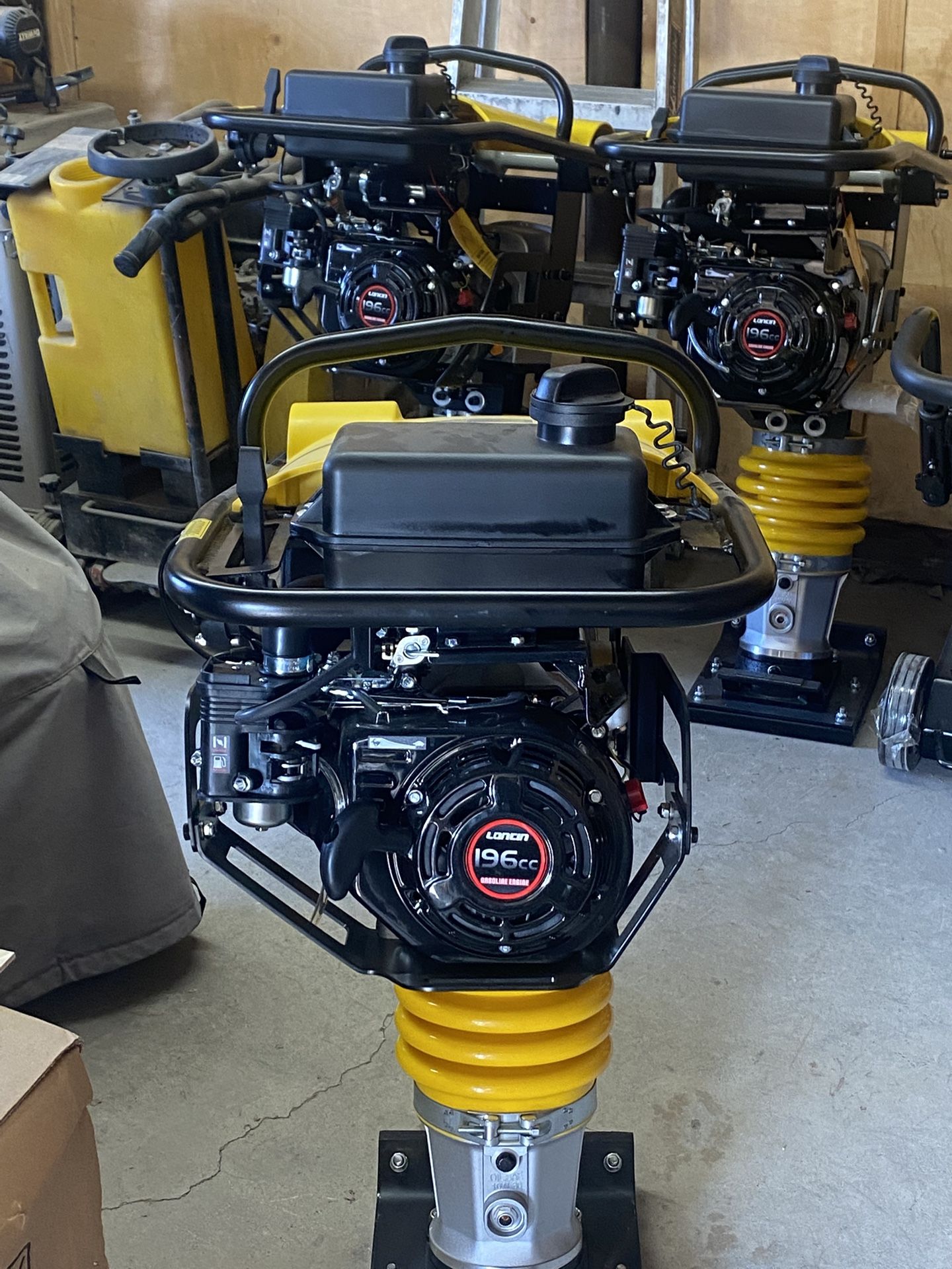 Tapping rammer compactor