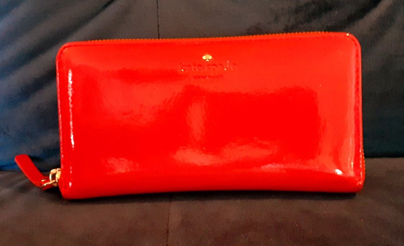 Kate Spade patent leather Zip around Wallet!!