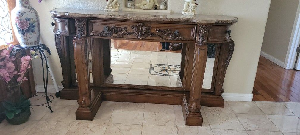 Entrance Table