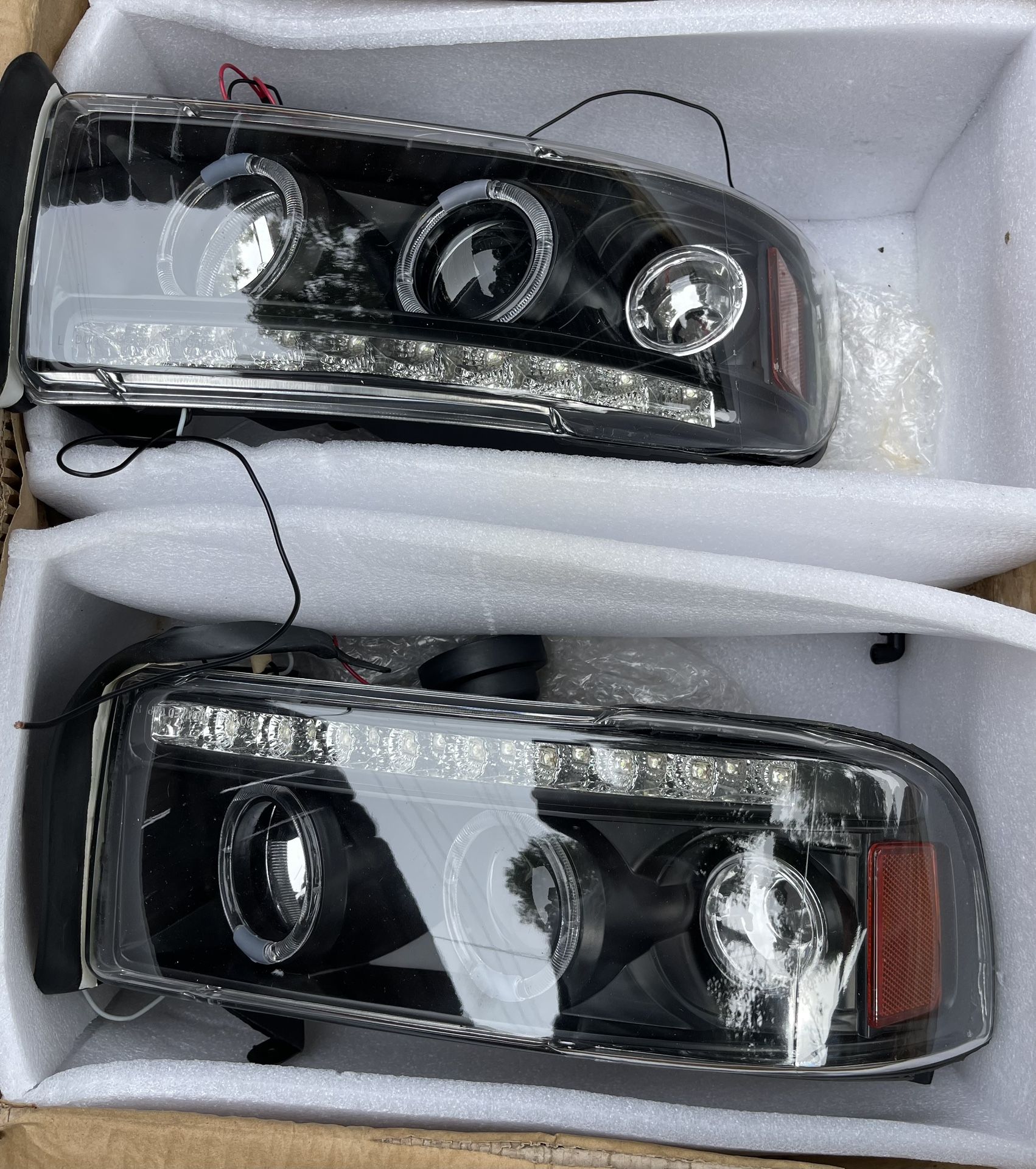 1 piece Dodge Ram Headlights for 1994 to 2001
