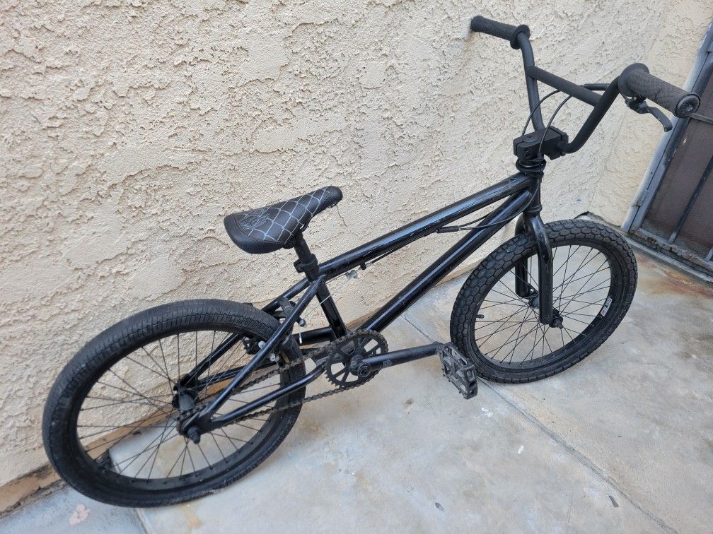 Black Haro BMX 