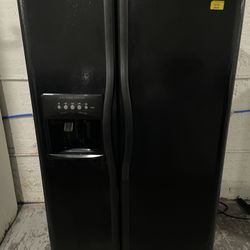 Frigidaire Side By Side Refrigerator 