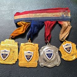 4 Medallas Colegio Champagnat-Cuba-legion De Honor-asistencia
