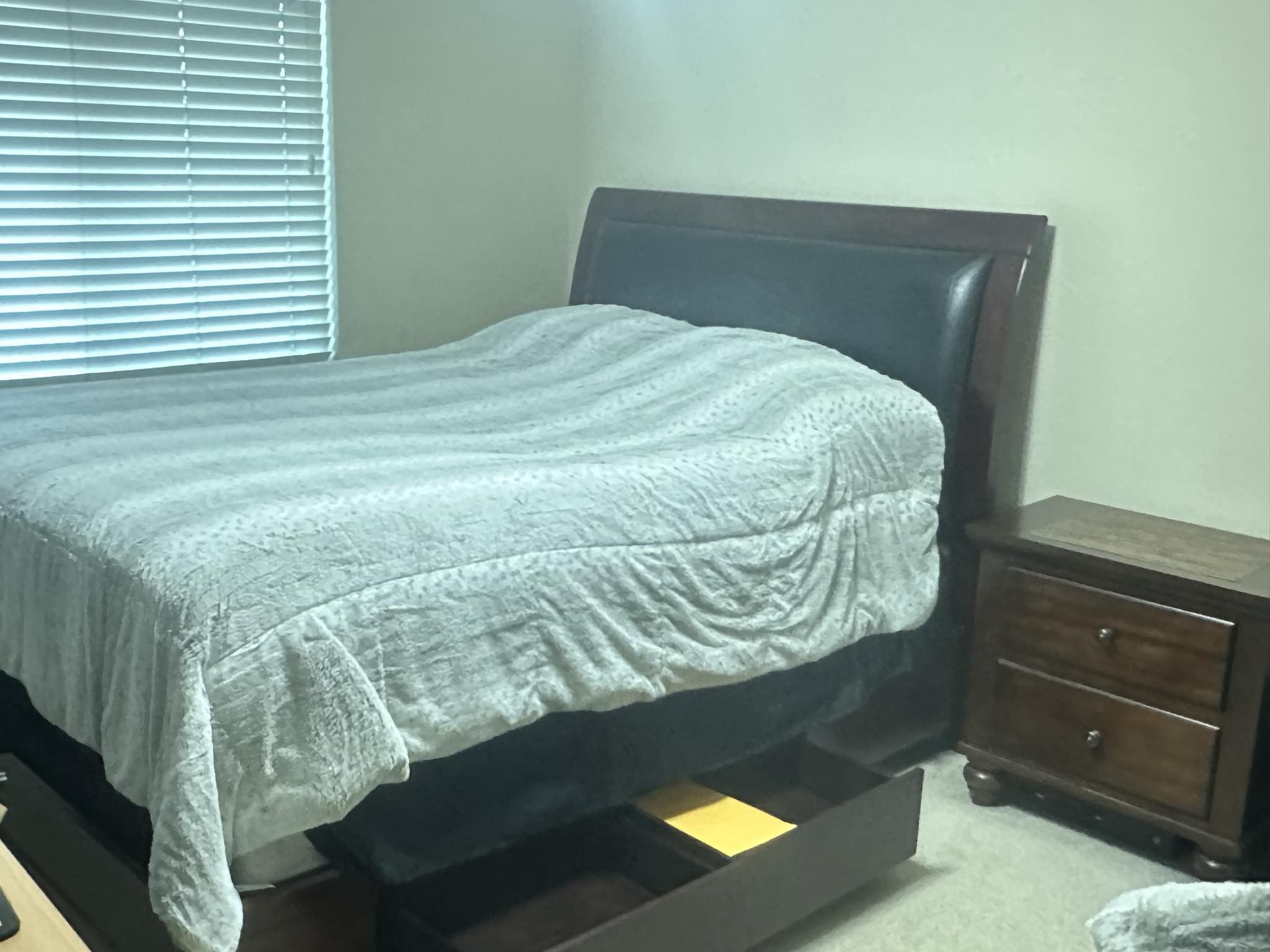 Bedroom Set Of 4 Pieces Cherrywood Furniture