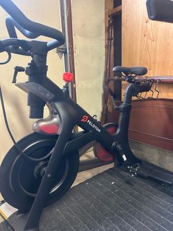Peloton Indoor Stationary Bike