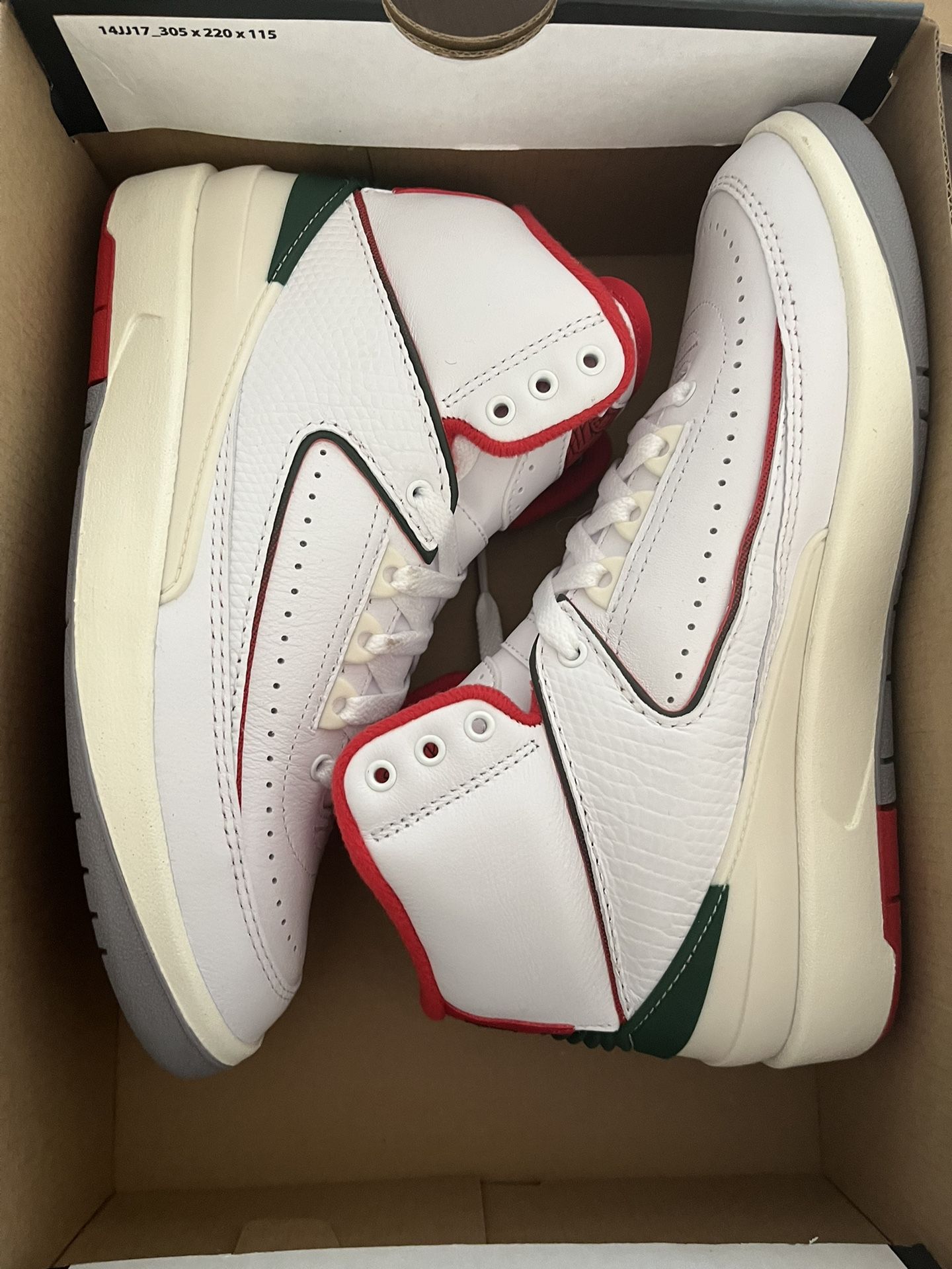 2023 Jordan “Gucci” 2s Size 5 in Kids