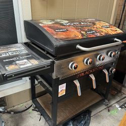 Black Stone 4 Burner 36’’ Griddle/W Air Fryer & Hood