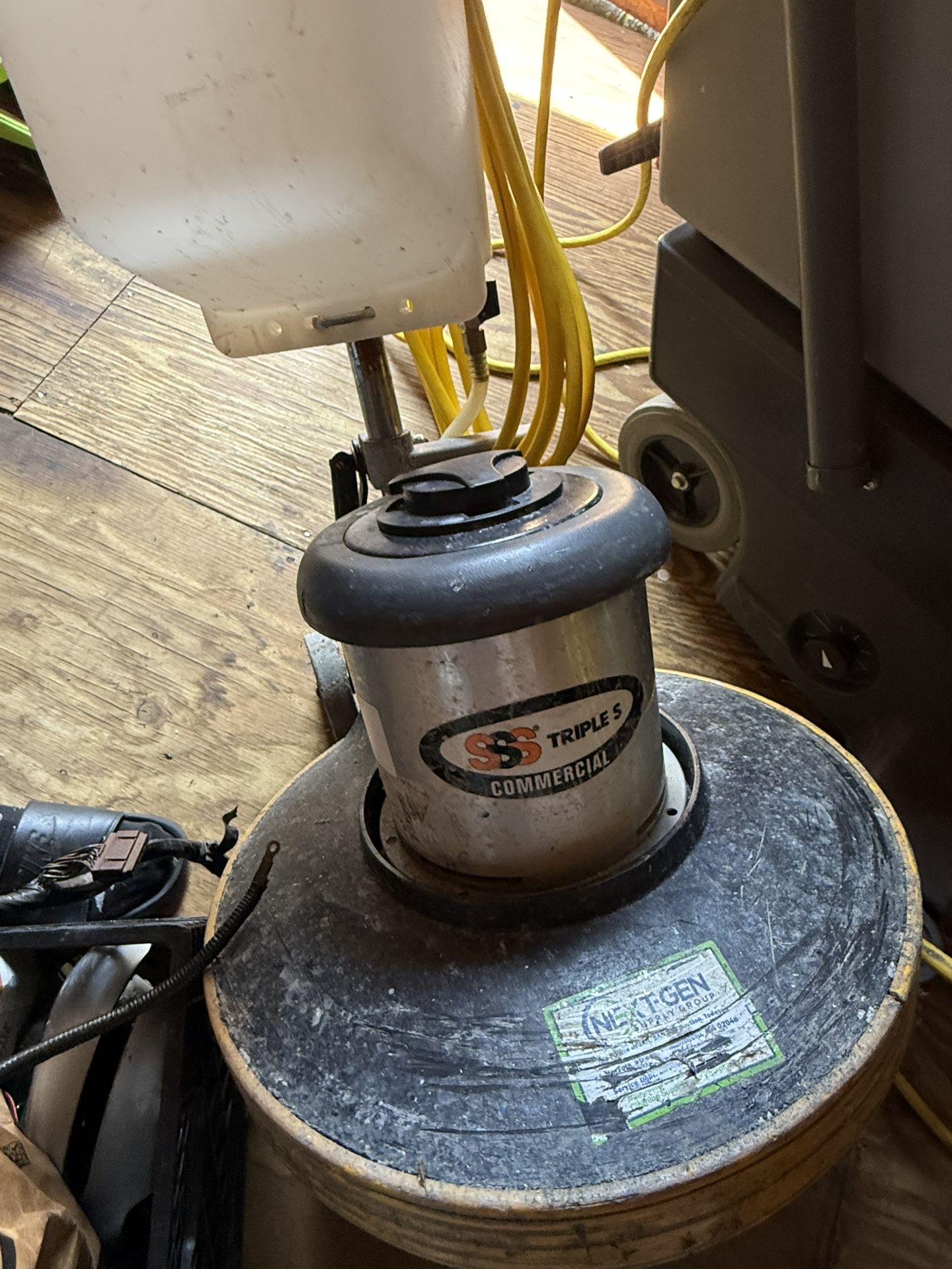 Floor Buffers And Carpet Cleaner