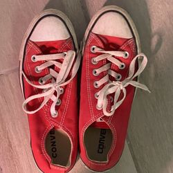 Red converse 