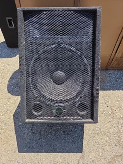 Phonic SEM 715 15” PA Speaker / Stage Monitor – 200W RMS  Price: $95 OBO