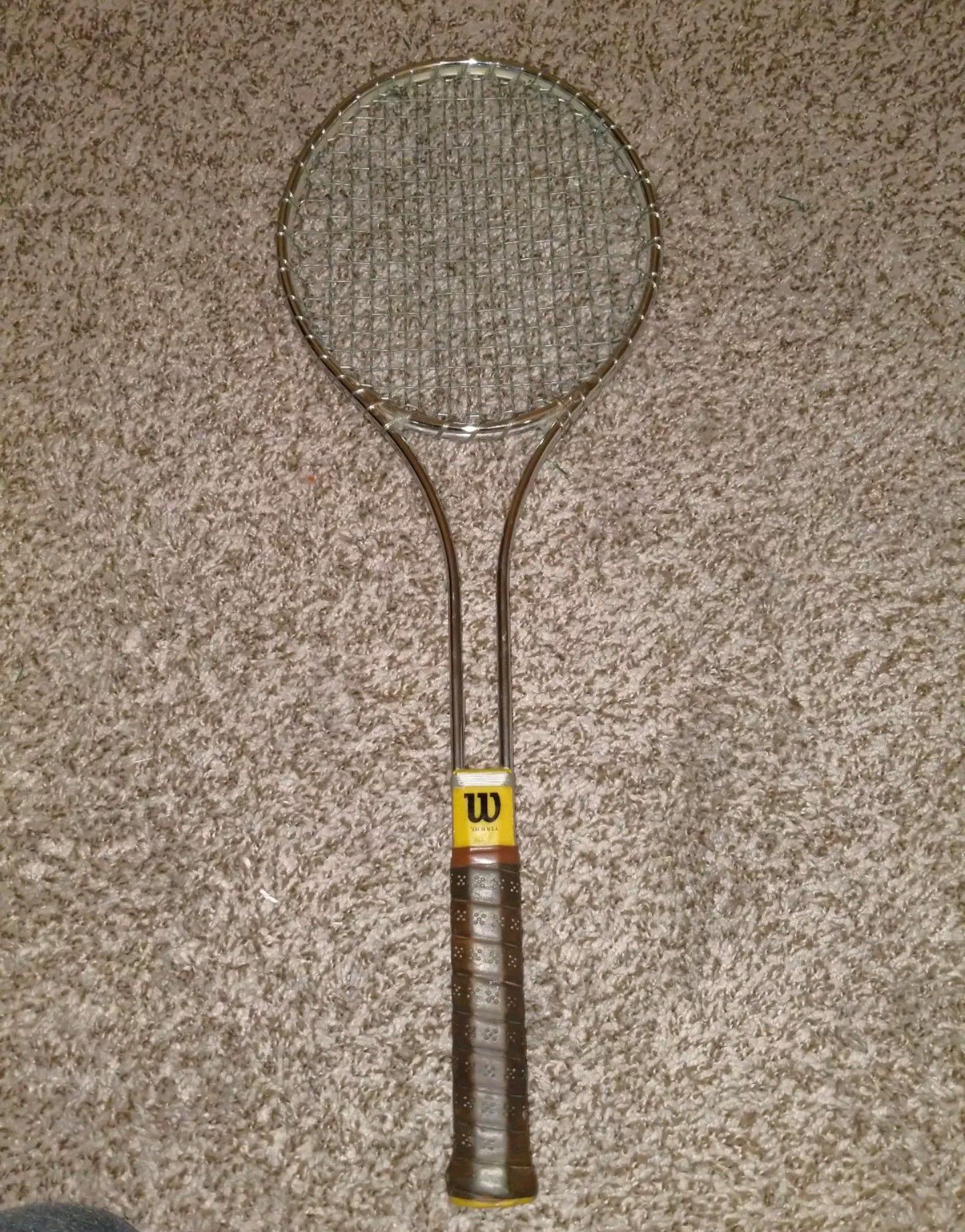 Vintage Wilson T2000 Tennis Racquet Medium 4-1/2" Grip Steel Racket with Cover